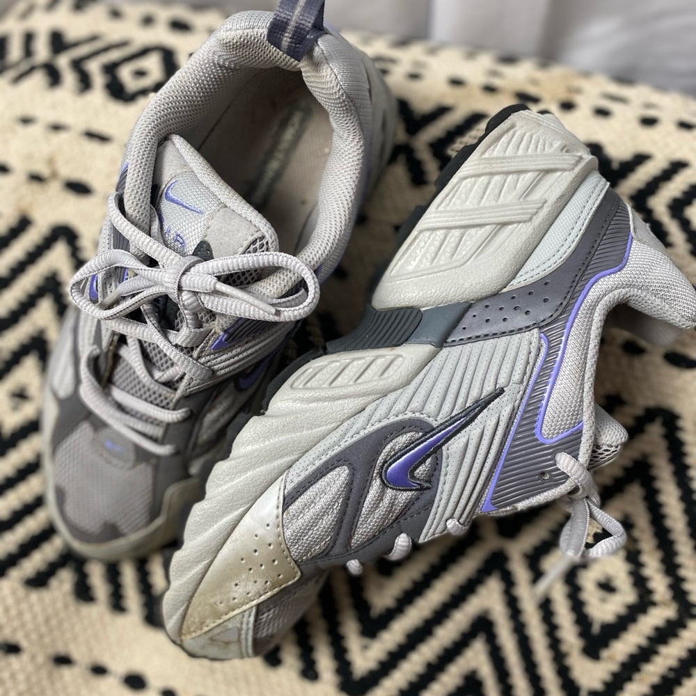 NIKE women’s running shoe.